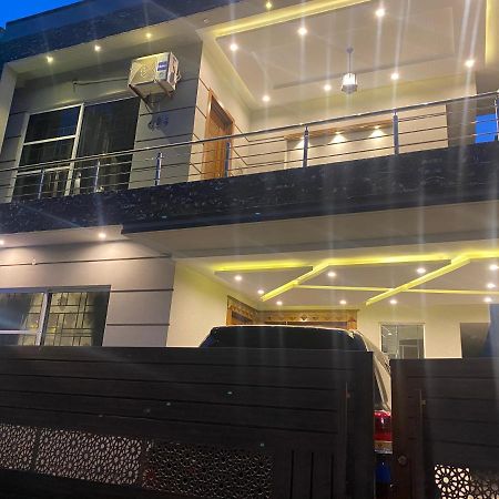 Luxury Guest House In Bahria Town Rawalpindi Extérieur photo
