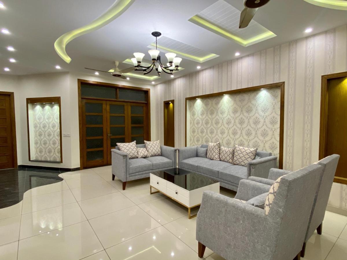 Luxury Guest House In Bahria Town Rawalpindi Extérieur photo