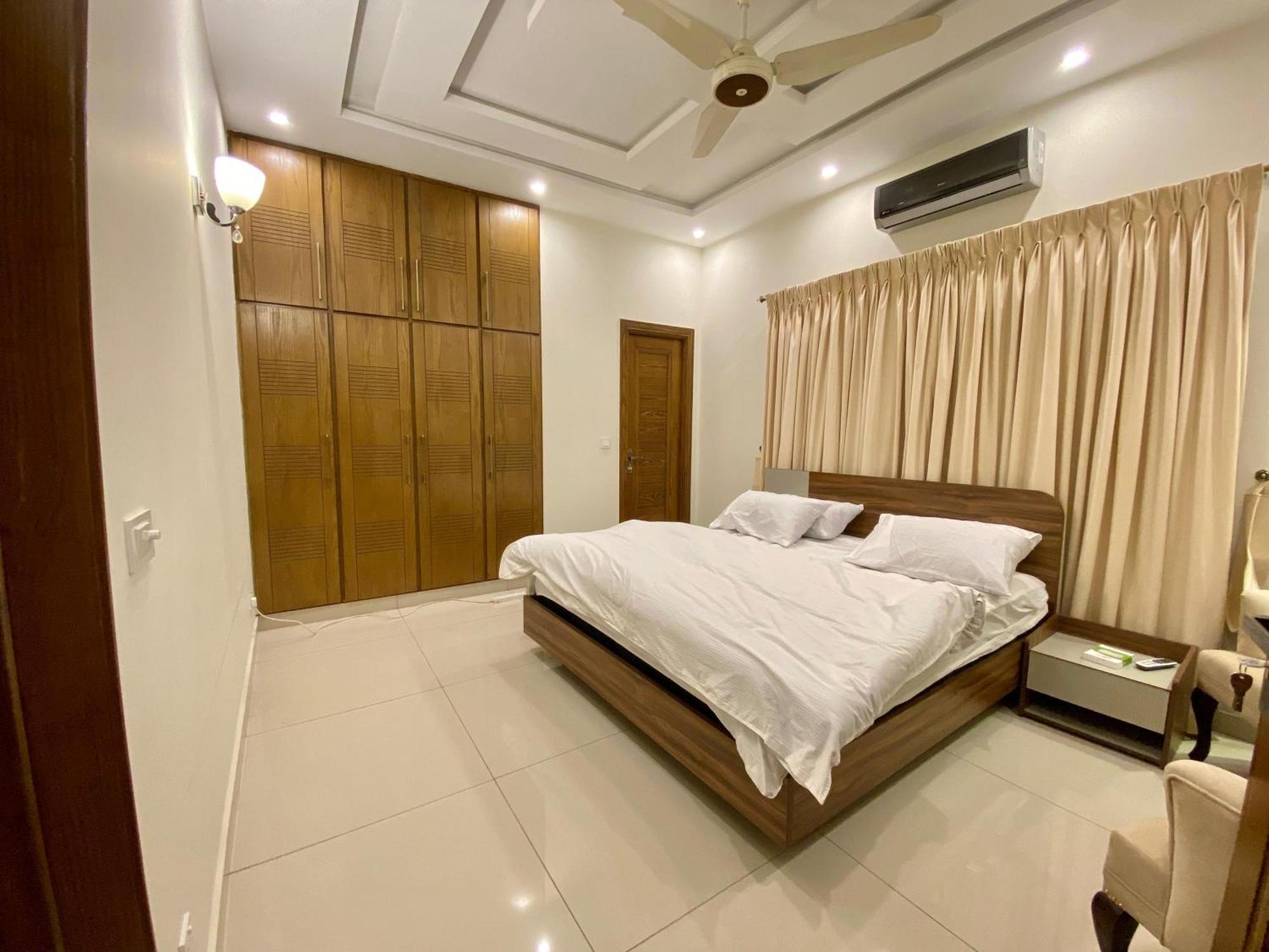 Luxury Guest House In Bahria Town Rawalpindi Extérieur photo